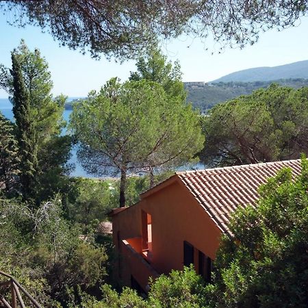 Residence Sud Est Porto Azzurro Exteriör bild