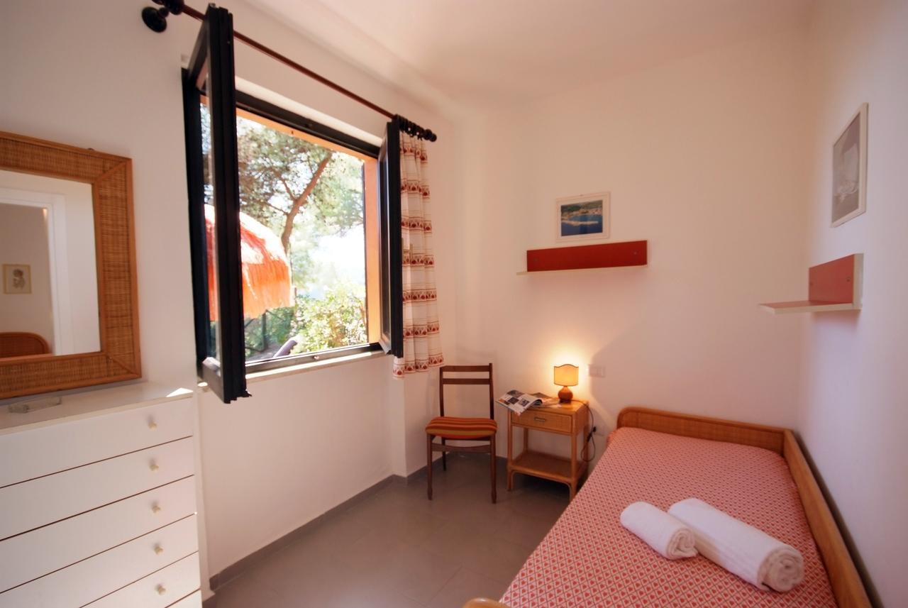 Residence Sud Est Porto Azzurro Exteriör bild