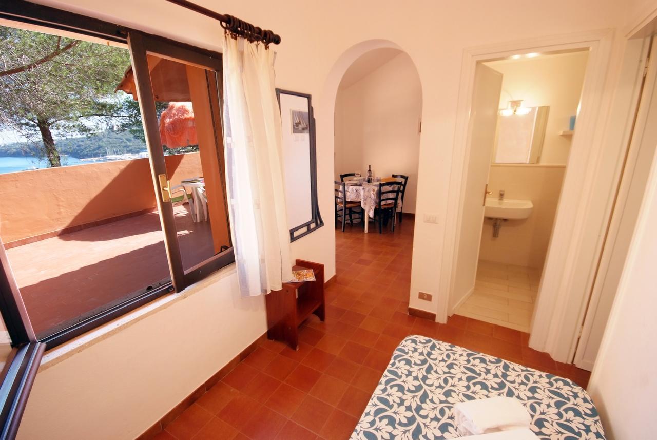 Residence Sud Est Porto Azzurro Exteriör bild