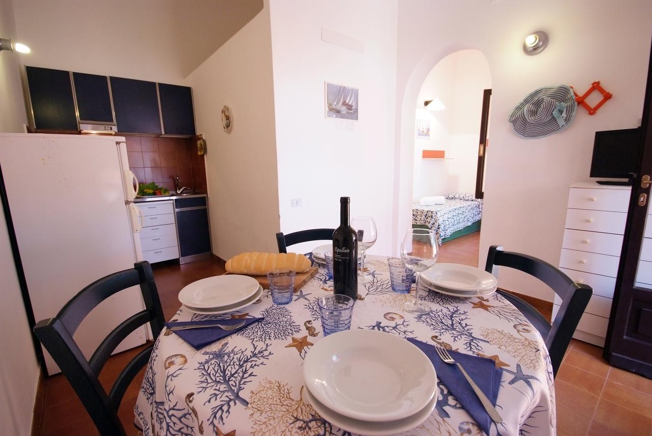 Residence Sud Est Porto Azzurro Exteriör bild