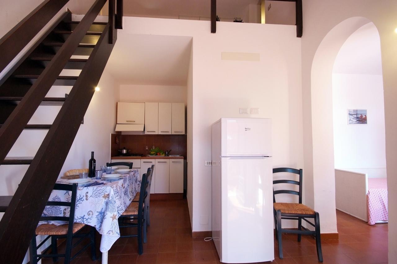 Residence Sud Est Porto Azzurro Exteriör bild