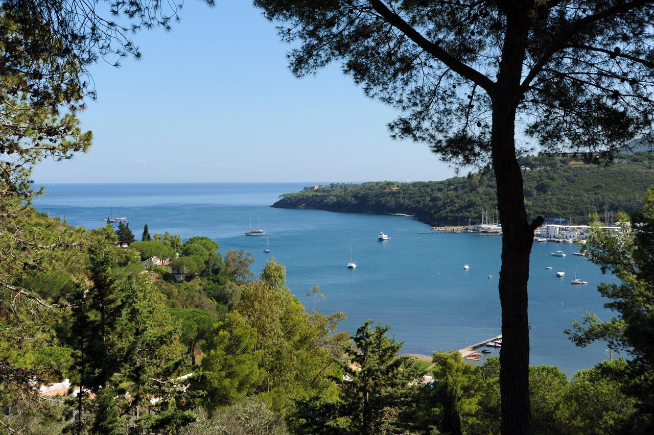 Residence Sud Est Porto Azzurro Exteriör bild