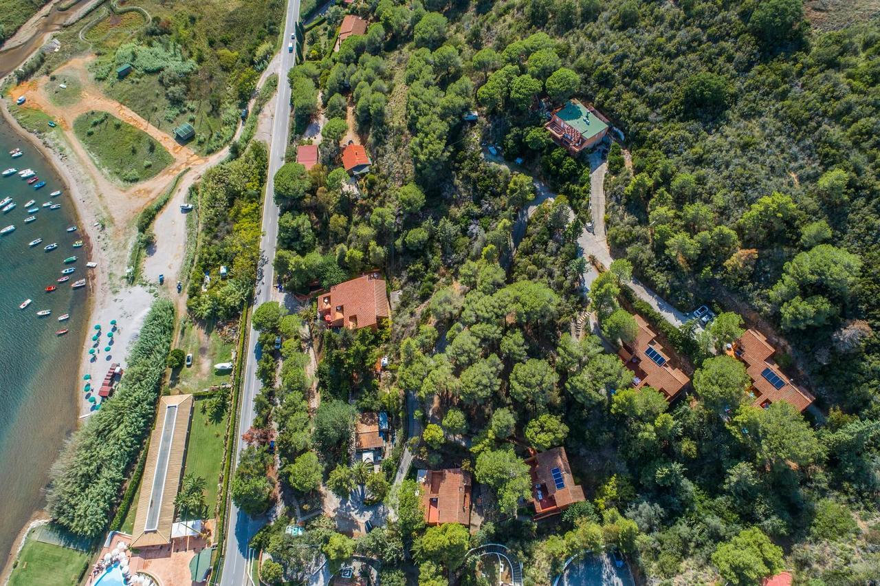 Residence Sud Est Porto Azzurro Exteriör bild