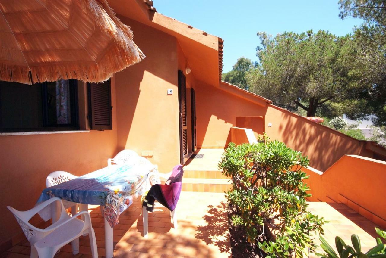 Residence Sud Est Porto Azzurro Exteriör bild
